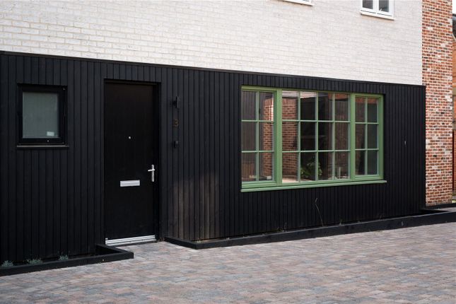 3 Harts Yard,, Harts Yard, Farnham photo 4