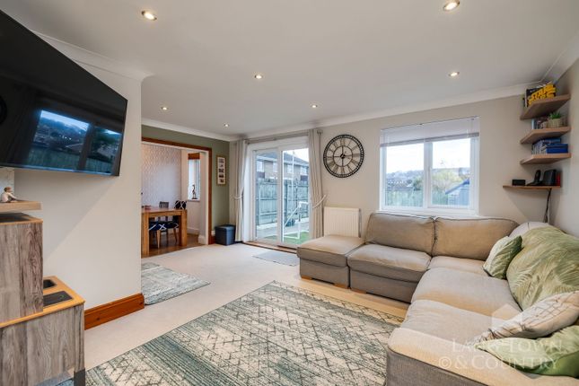 1, Hogarth Close, Plymouth photo 4