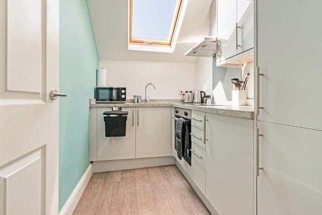 Room 8, Hayle Road, Kent photo 4