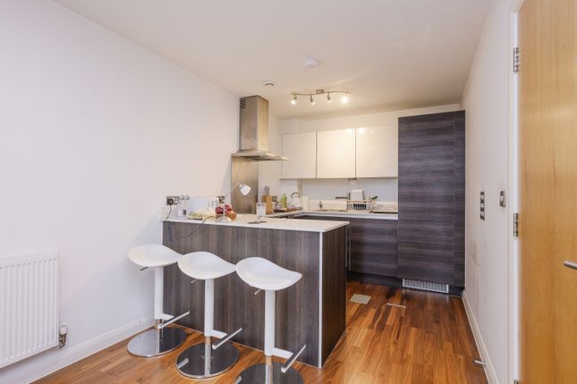 Flat 19, 2, Stanley Road, London photo 3