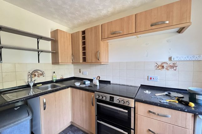 43 Yarrow Way, Locks Heath, Southampton photo 2