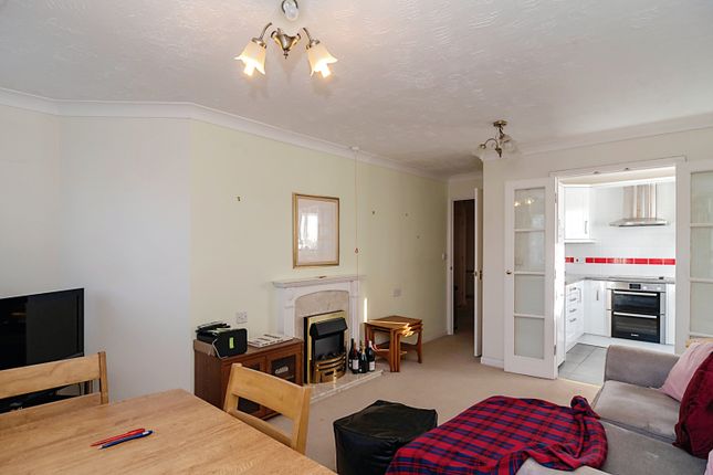 27, Spalding Court, Chelmsford photo 2