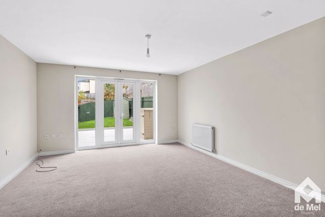 10, Alvington Drive, Cheltenham photo 3