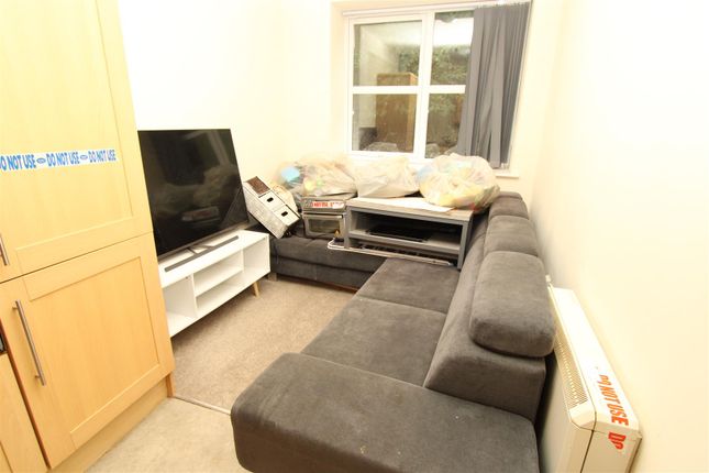 27, Brackendale Lodge, Bradford photo 2