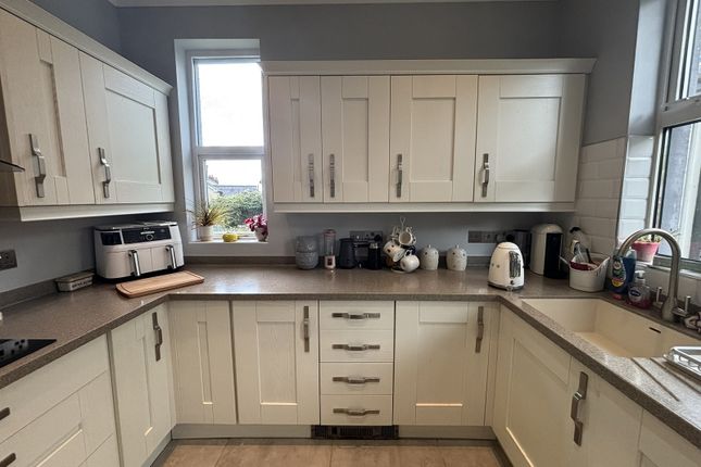 8, Alan Road, Llandeilo photo 2