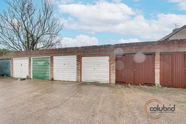 23, Clarkebourne Drive, Grays photo 4