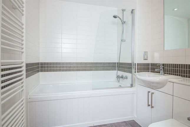 Jade House, 67, South Row, Milton Keynes photo 3