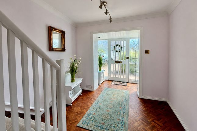 291 Kents Hill Road, Benfleet, Essex photo 4