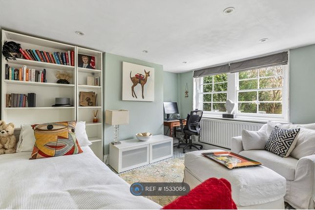 End terrace house to rent in Pond Square, London