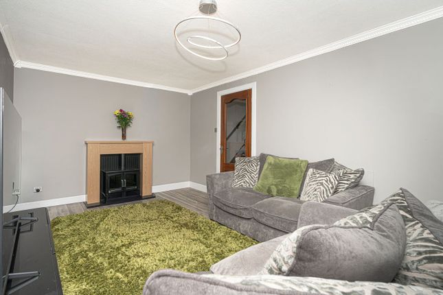 61, Corbett Place, Dunfermline photo 4