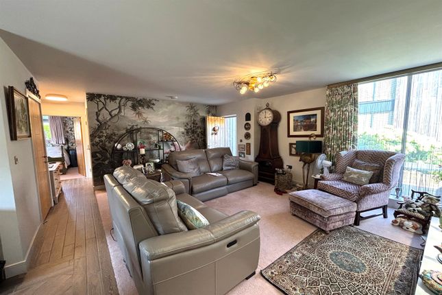 Flat 2/The Old Court House, Grange Road, Midhurst photo 5