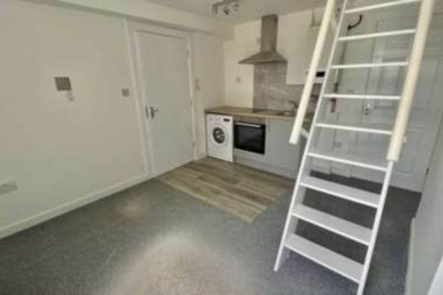1a, West Street, Rushden photo 2