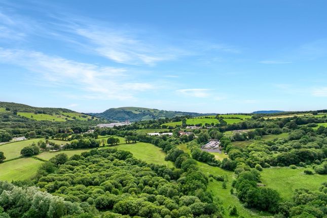 42 Sword Hill, Caerphilly photo 3