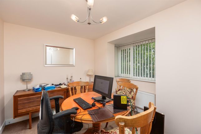 18, Phoebe Road, Swansea photo 4