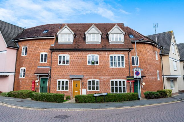 Flat for sale in Weavers Close, Dunmow, Essex