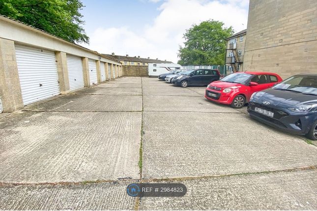 Winters Court, Kings Avenue, Corsham photo 3