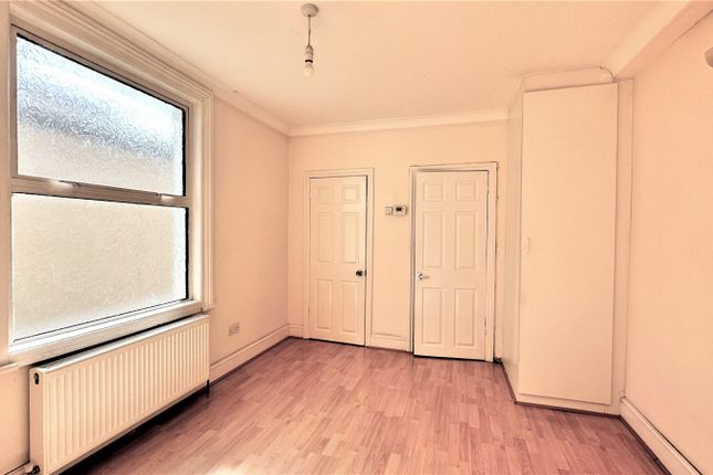 Flat for sale in Herga Road, Harrow, Middlesex