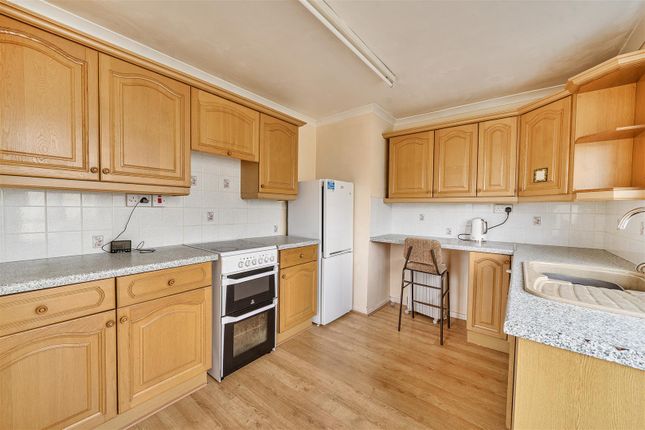 12, Spurwells, Ilminster photo 2
