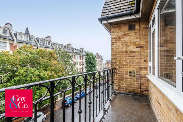 14, Palm Court, Rochester Gardens, Hove photo 4