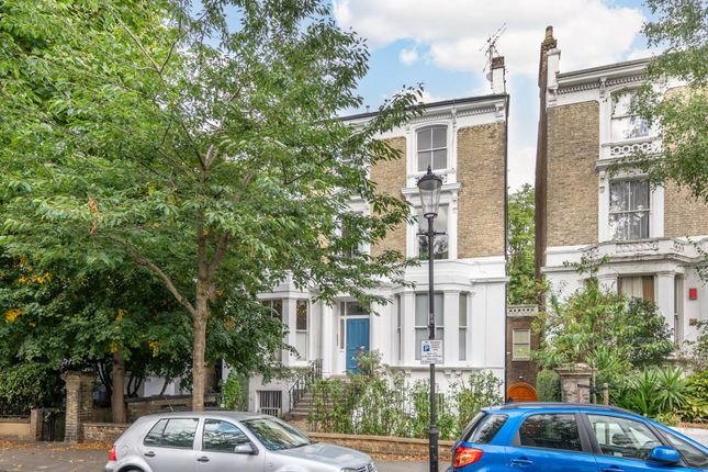 Flat to rent in Oxford Gardens, North Kensington, London