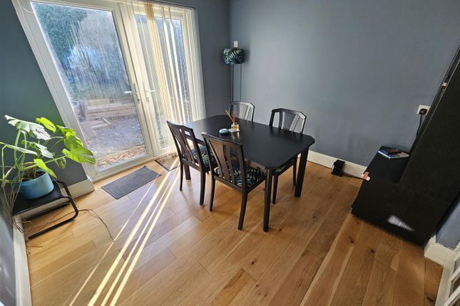 12, Maple Close, Tavistock photo 3