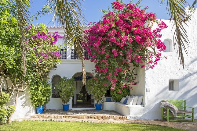 Villa for sale in Sant Rafel De La Creu, Ibiza, Ibiza