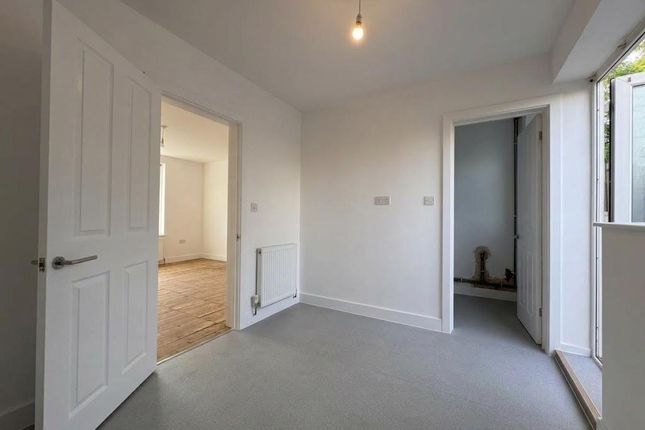 167, Abbots Road, Edgware, HA8, Edgware photo 4