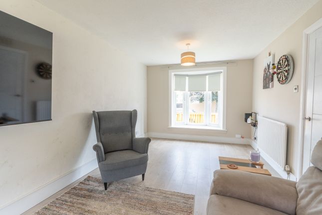 1 Topaz Terrace, Bellshill photo 4