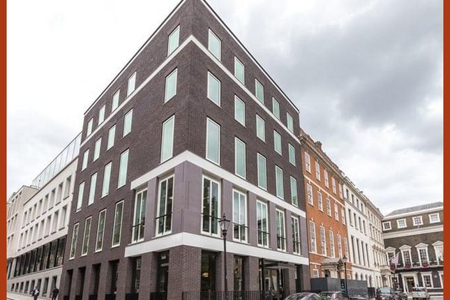 Office to let in St. James's Square, London