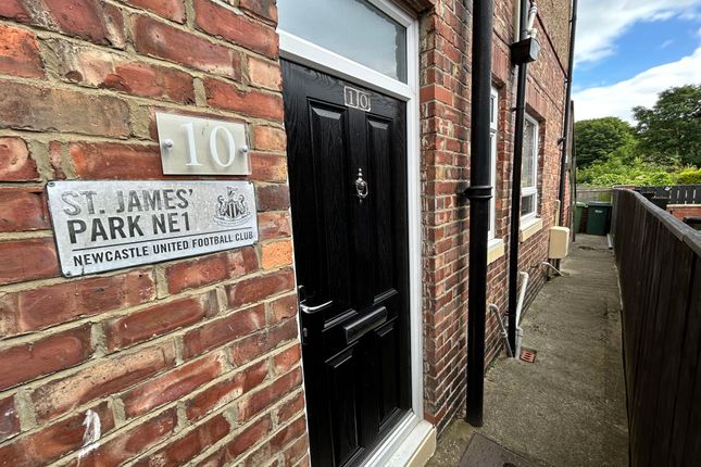 Flat for sale in Rugby Gardens, Wrekenton, Gateshead