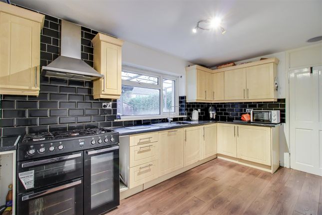 15, Smithy Parade, Dewsbury photo 2