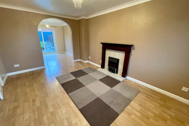 17 Charndon Close, Luton, Bedfordshire photo 2