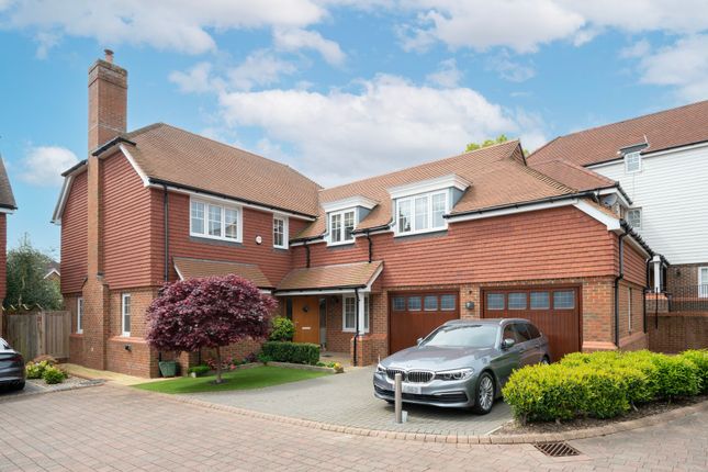 Thumbnail Detached house for sale in Firs Close, Horsham