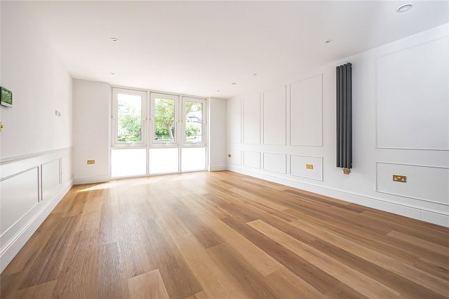 Flat 1, 34, Candler Mews, Twickenham photo 2