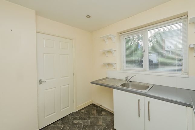 2a, Plumpton Close, Bradford photo 4