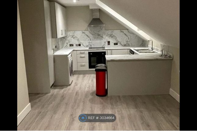 Flat, Larkhall Lane, London photo 4