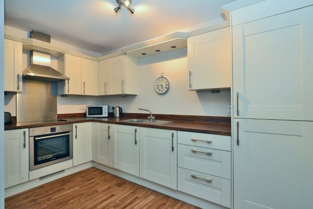 Flat for sale in Potters Court, 2A Rosebery Road, Cheam, Sutton