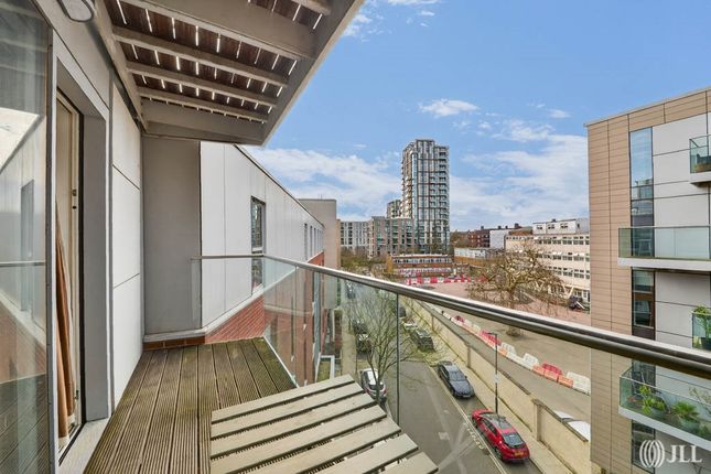 24, Waterside Apartments, Goodchild Road, London photo 5