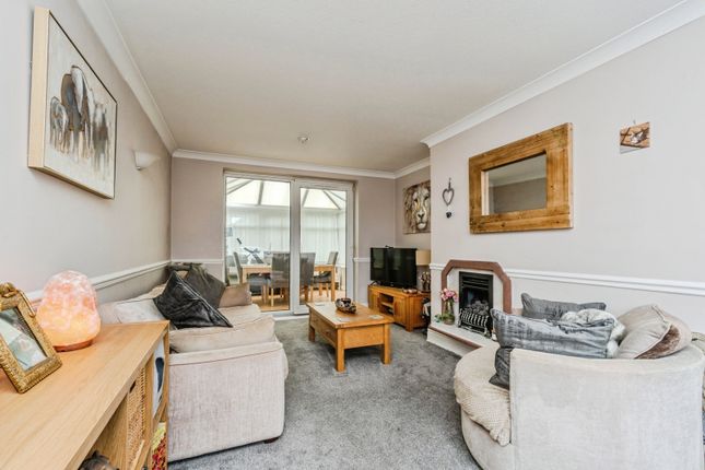 65, Rushton Drive, Bramhall photo 3