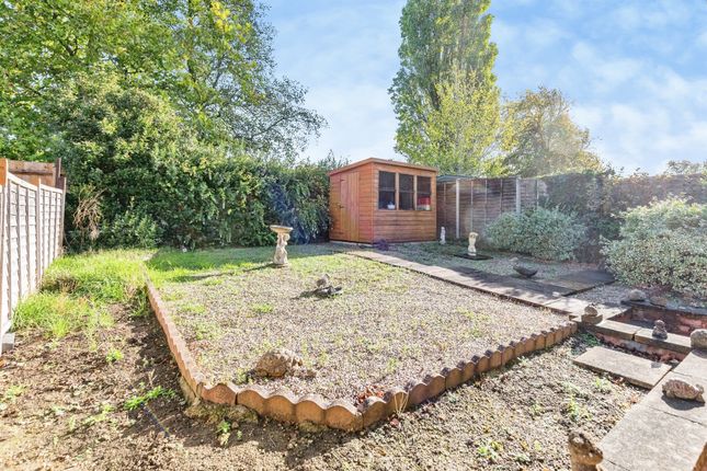 Grosvenor Way, KETTERING photo 4