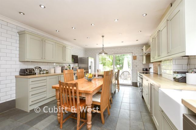 213, Smallfield Road, Horley photo 4