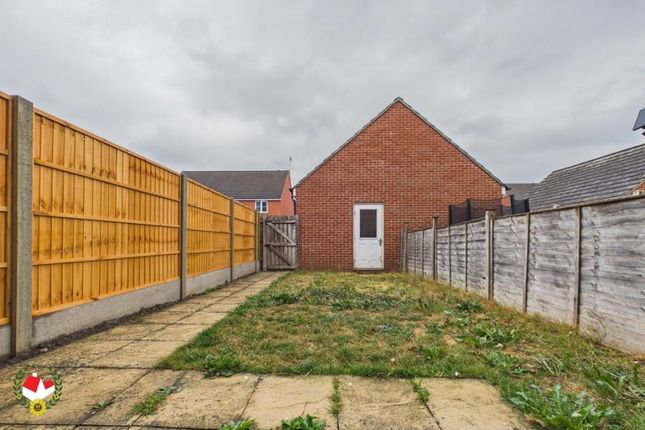 138, Thatcham Avenue, Gloucester photo 4