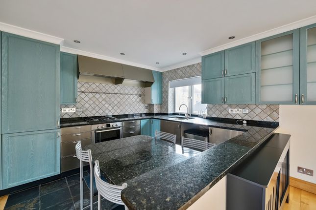 9, Pacific Close, Southampton photo 4