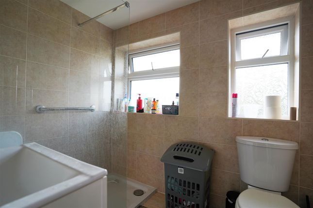 37, Cheddar Avenue, Westcliff on Sea photo 3