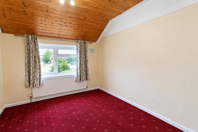 108, Canterbury Avenue, Slough photo 5
