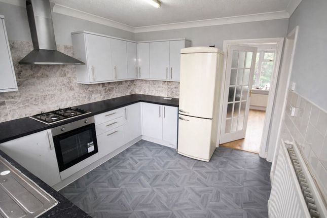 35 Townfield Road, Hayes photo 2
