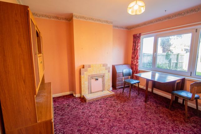 12 Chard Avenue, Whimple, Exeter photo 3