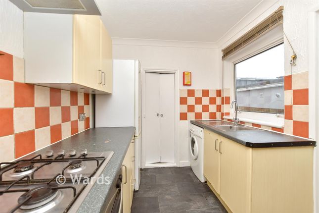 24, Leslie Road, Gillingham photo 2