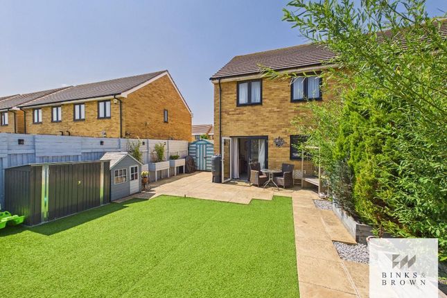 14, Sanderling Close, East Tilbury photo 4