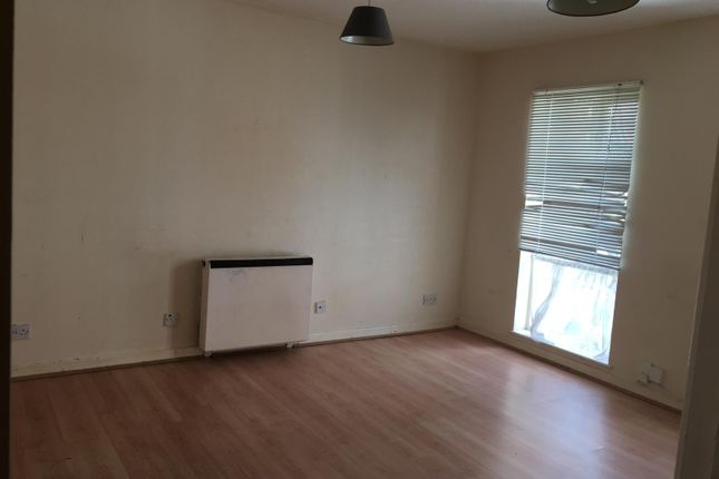 Flat for sale in Forsythia Close, Ilford